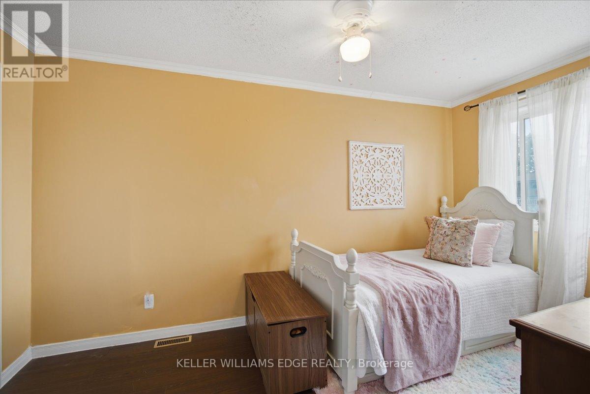 22 Delena Avenue N Property Photo 10