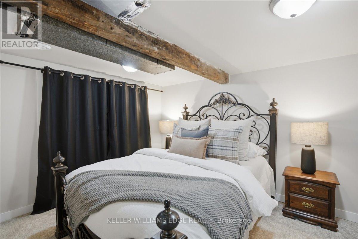 22 Delena Avenue N Property Photo 12