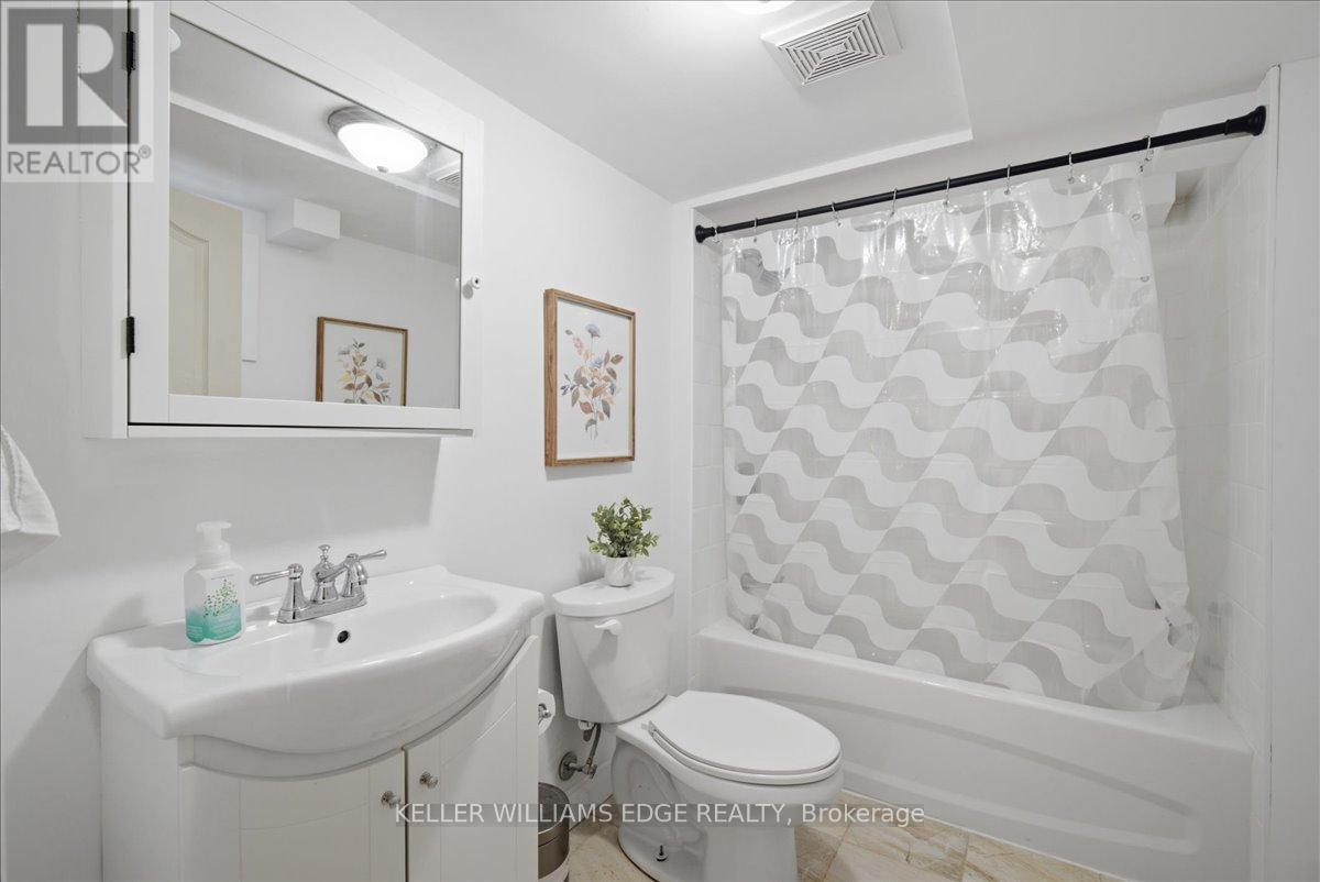 22 Delena Avenue N Property Photo 14