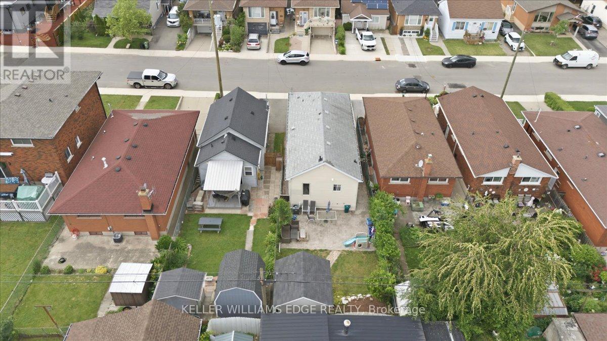 22 Delena Avenue N Property Photo 19