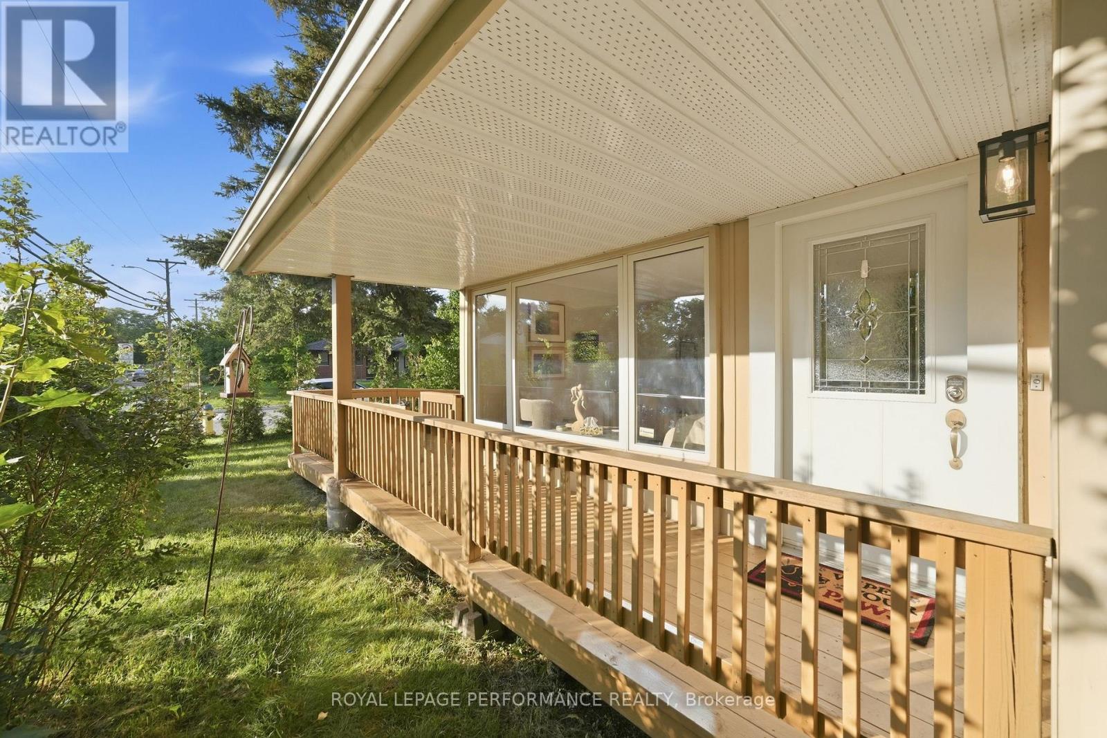 3149 Southmore Drive E Property Photo 2