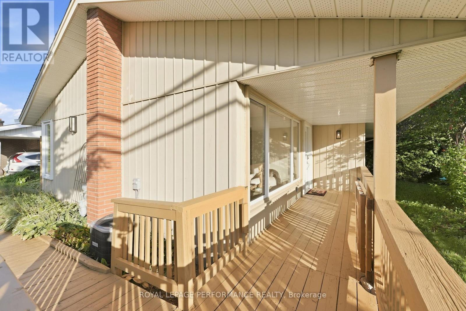 3149 Southmore Drive E Property Photo 3