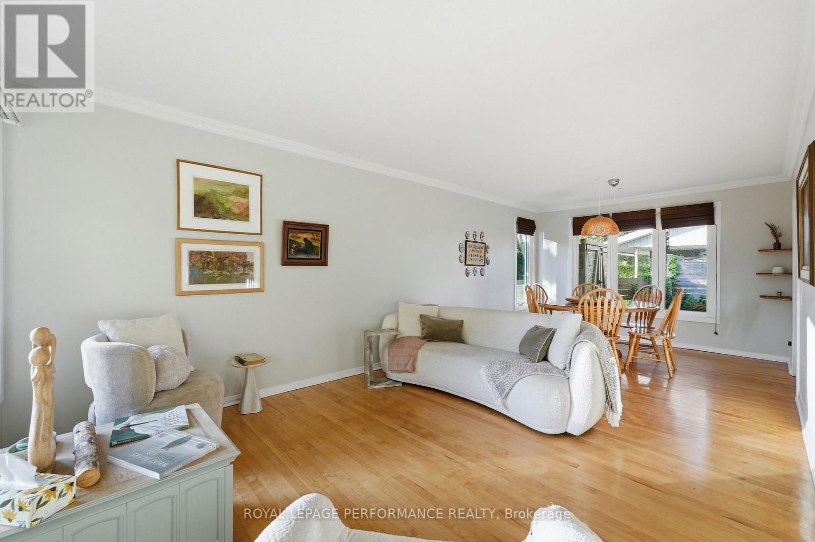 3149 Southmore Drive E Property Photo 5