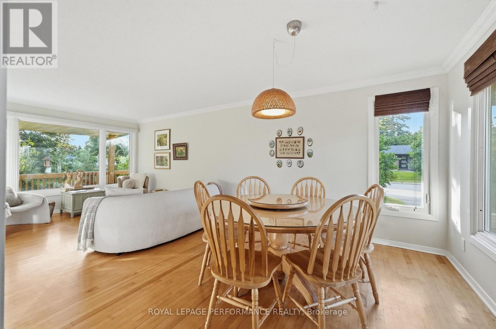 3149 Southmore Drive E Property Photo 7