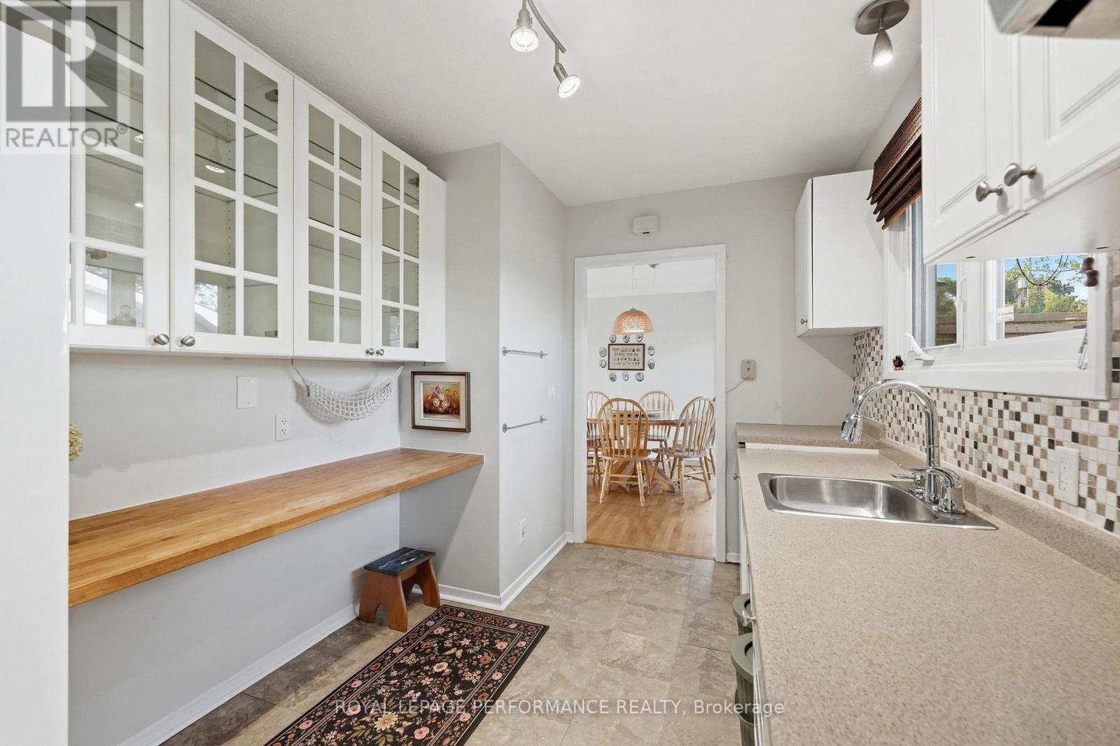 3149 Southmore Drive E Property Photo 9