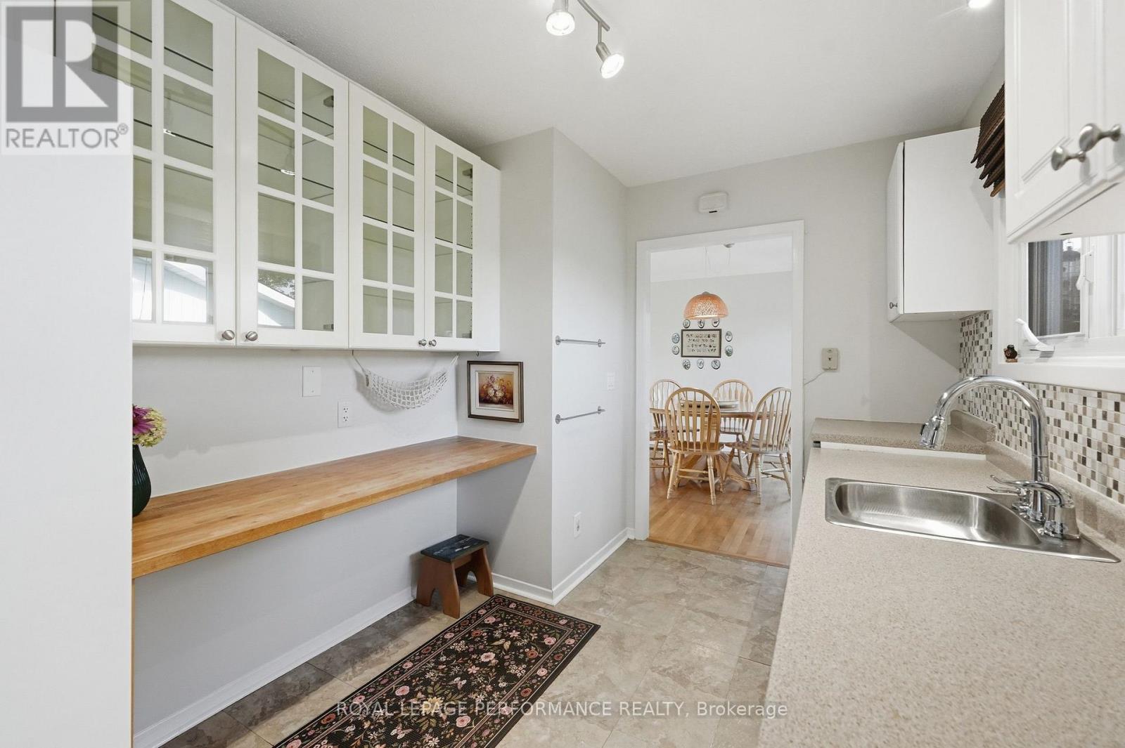 3149 Southmore Drive E Property Photo 11