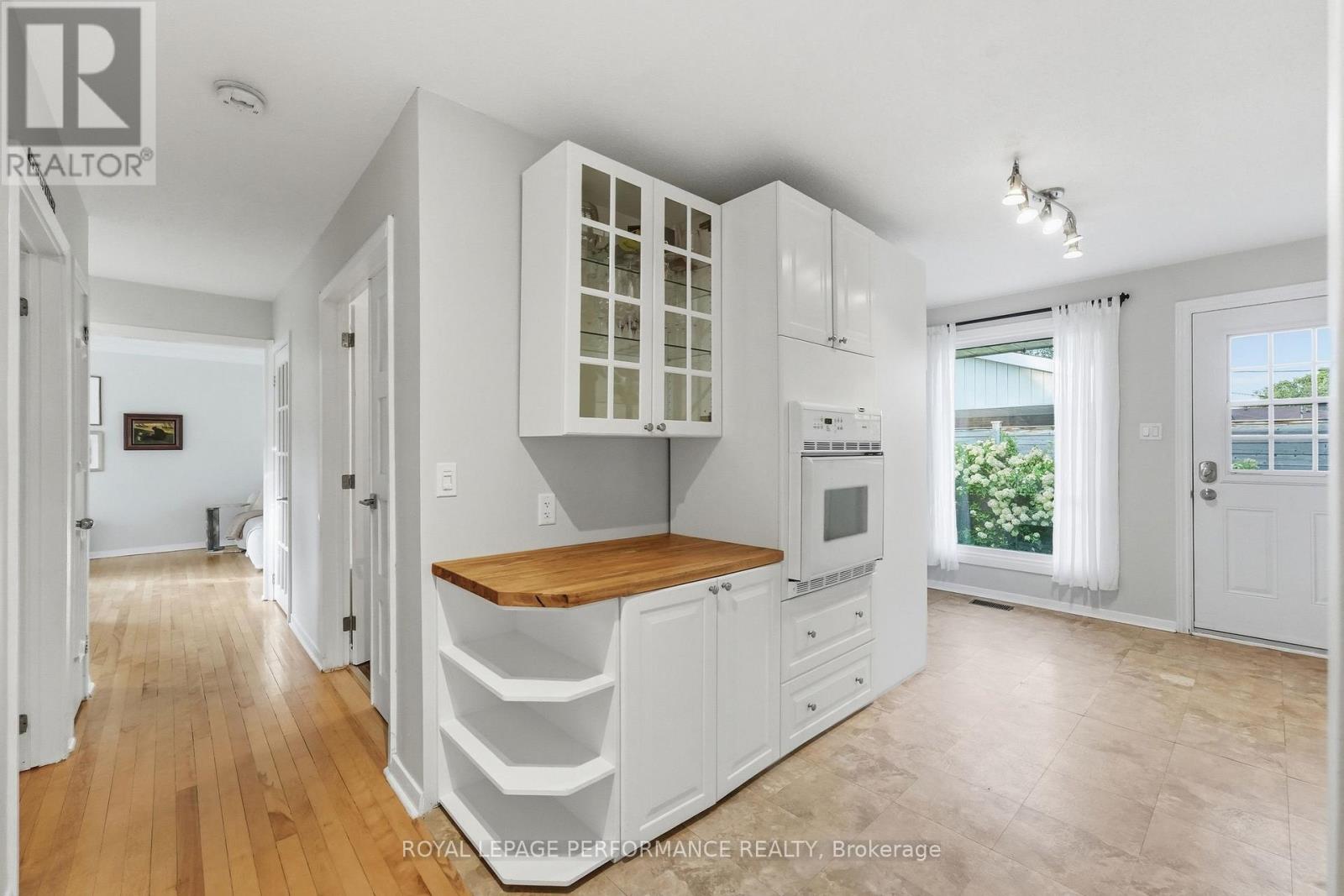 3149 Southmore Drive E Property Photo 13