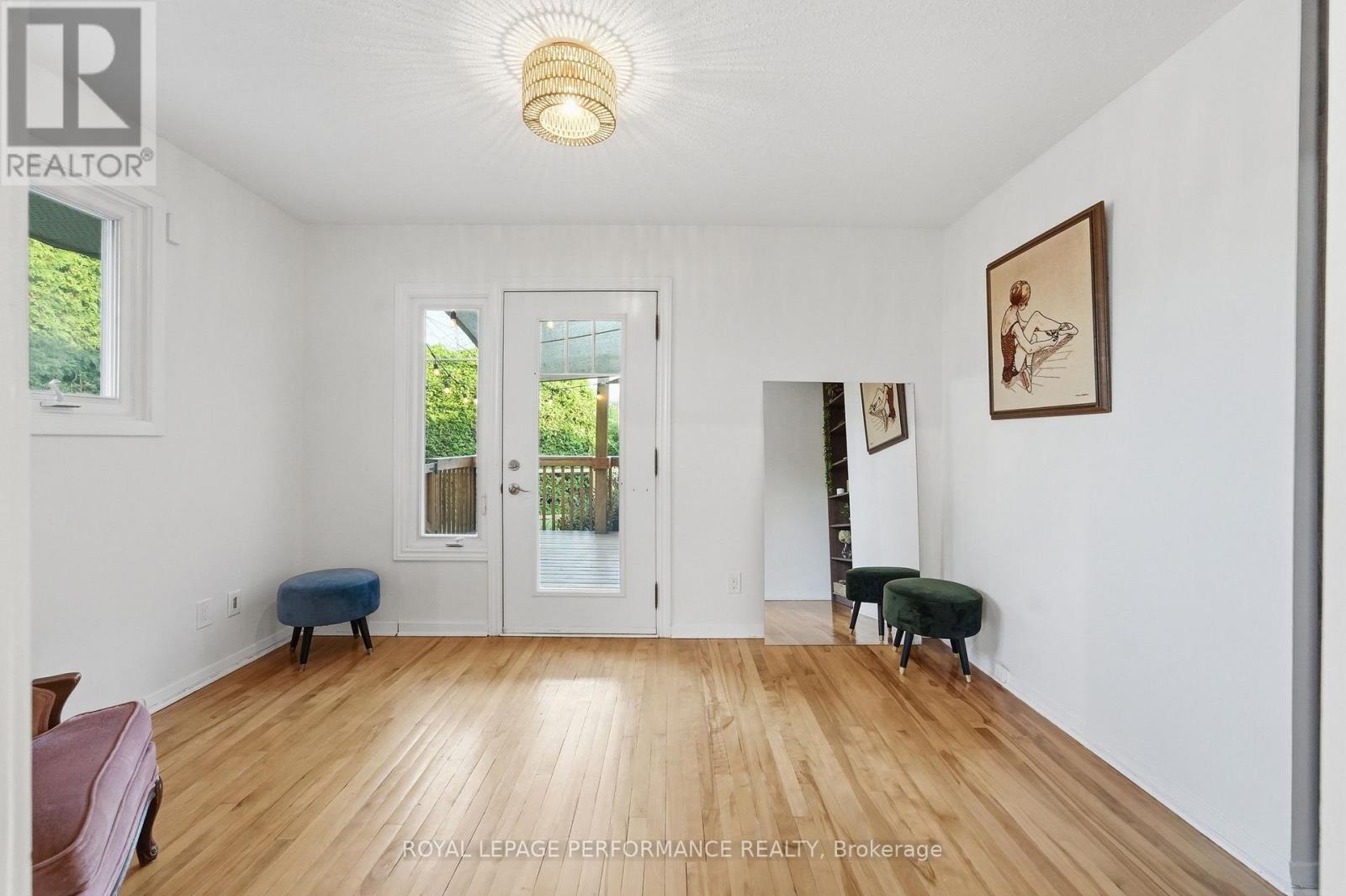 3149 Southmore Drive E Property Photo 14