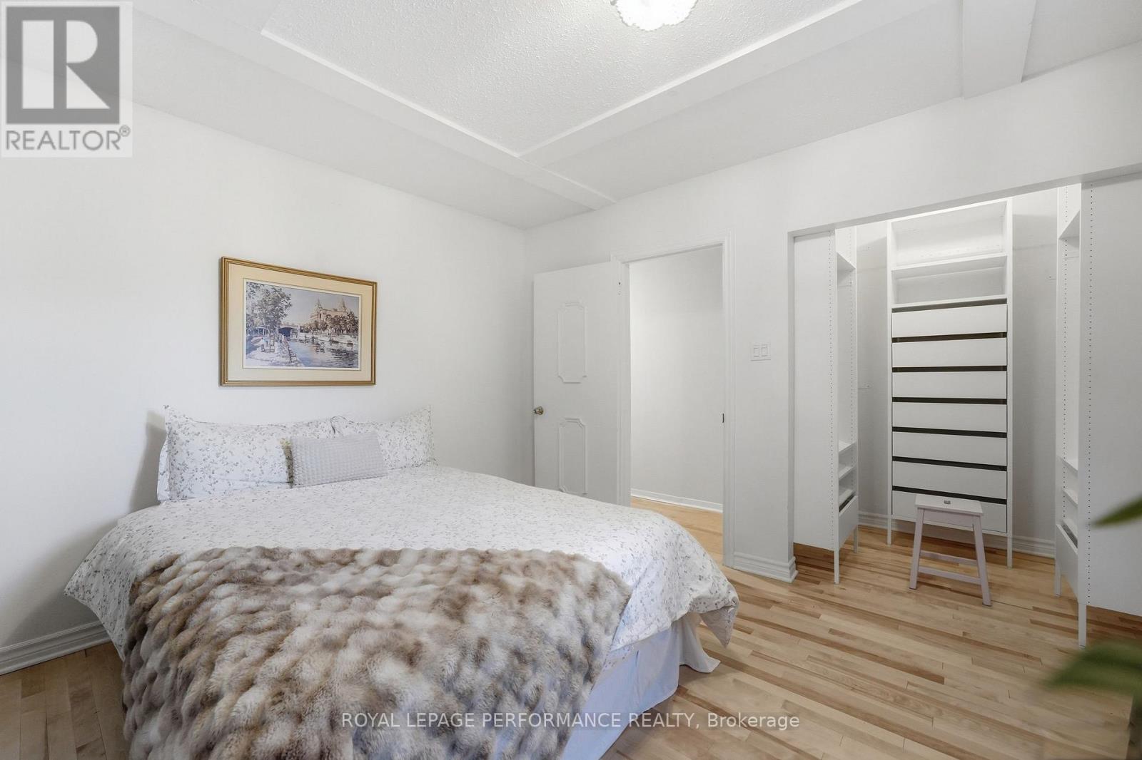 3149 Southmore Drive E Property Photo 17