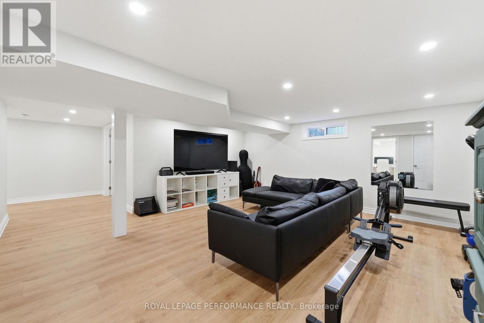 3149 Southmore Drive E Property Photo 23