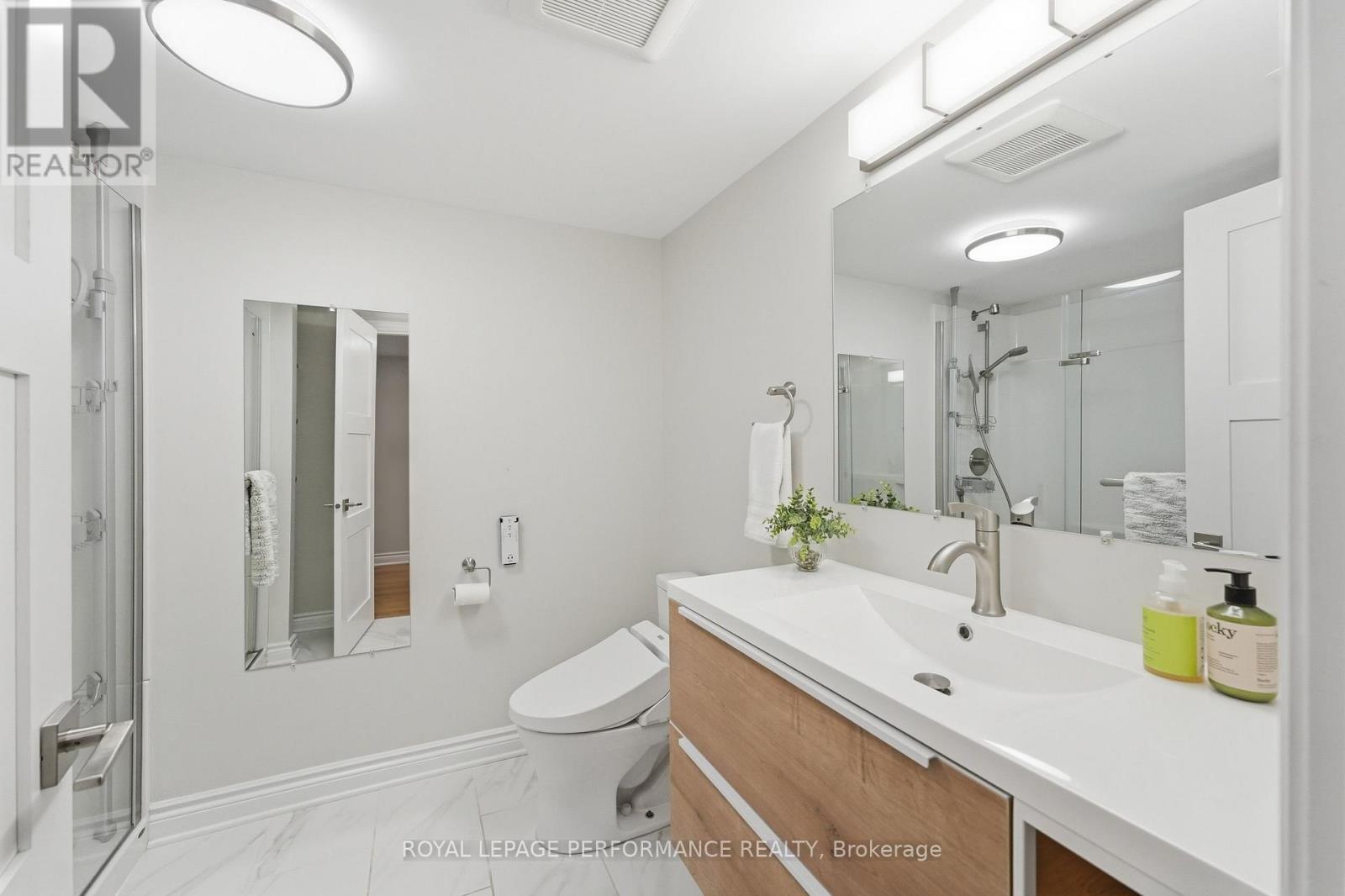 3149 Southmore Drive E Property Photo 27