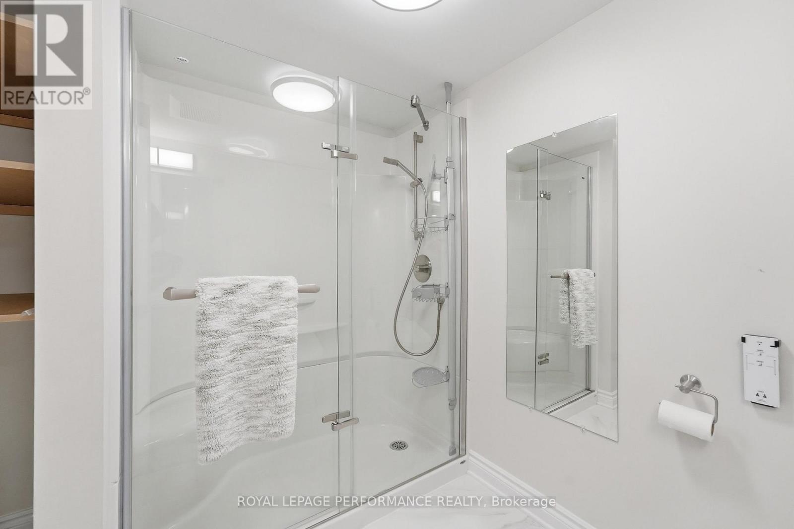 3149 Southmore Drive E Property Photo 28