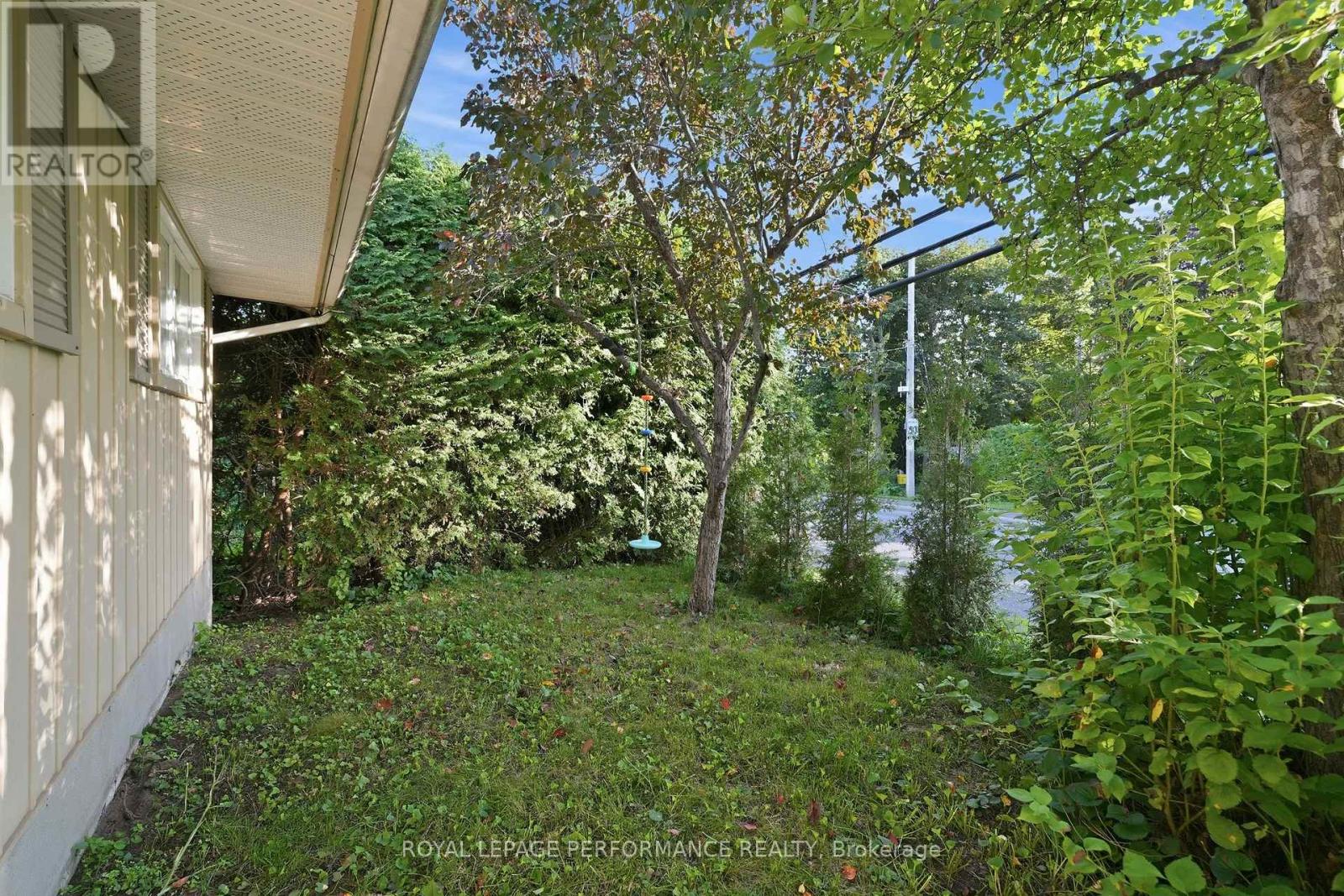 3149 Southmore Drive E Property Photo 38