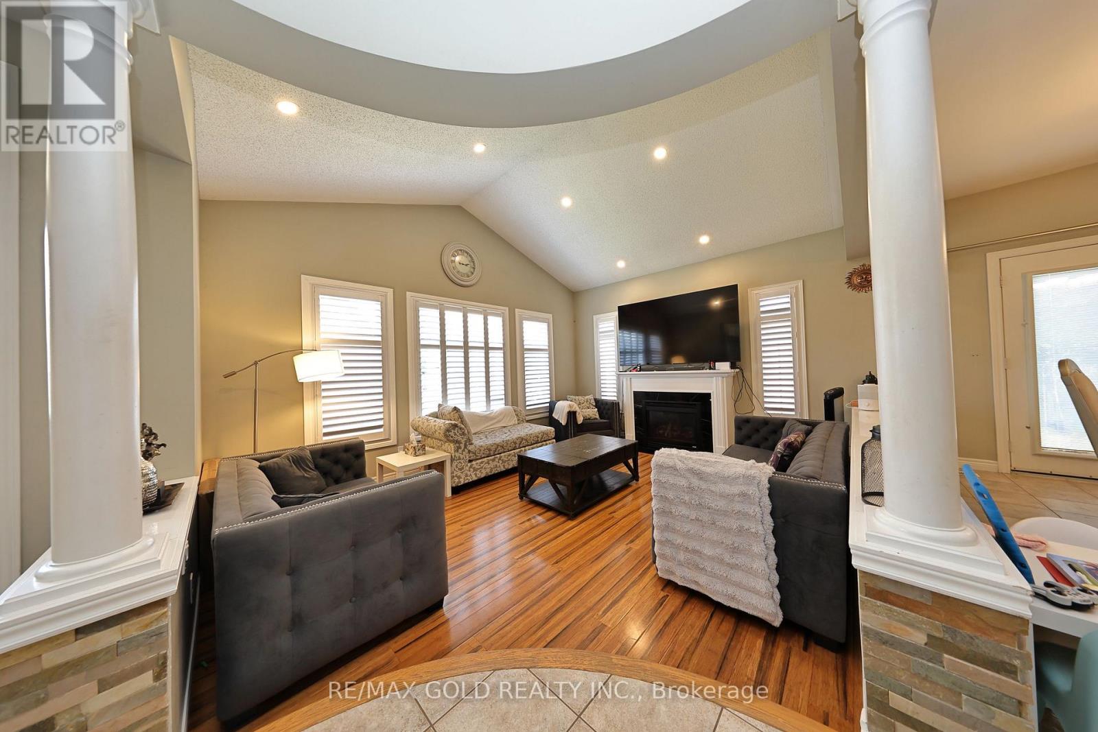 117 Delarmbro Drive Property Photo 11