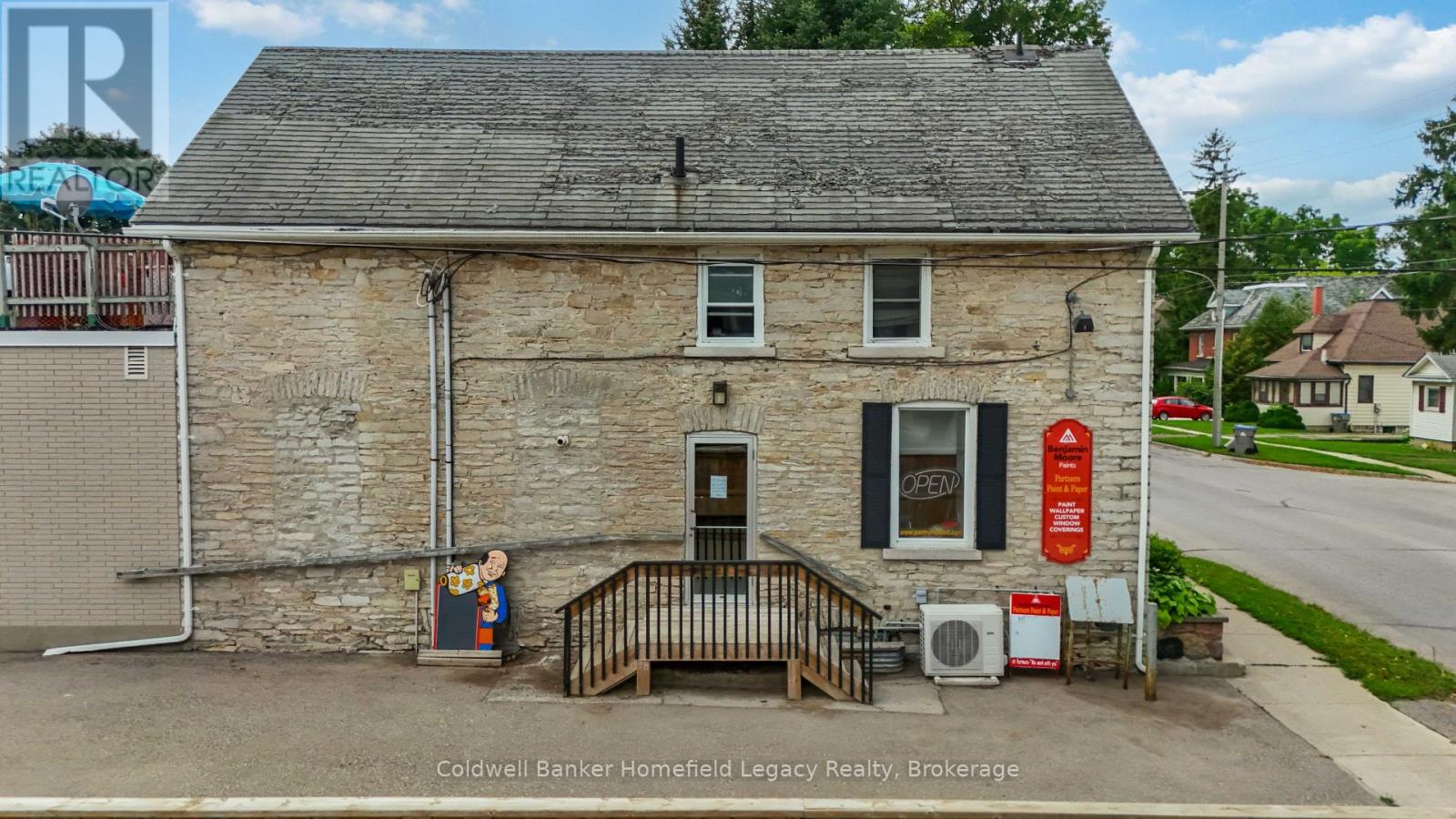 450 Queen Street E Property Photo 5