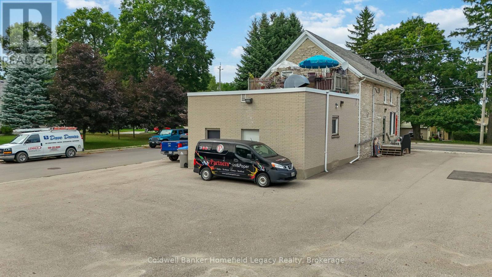 450 Queen Street E Property Photo 6