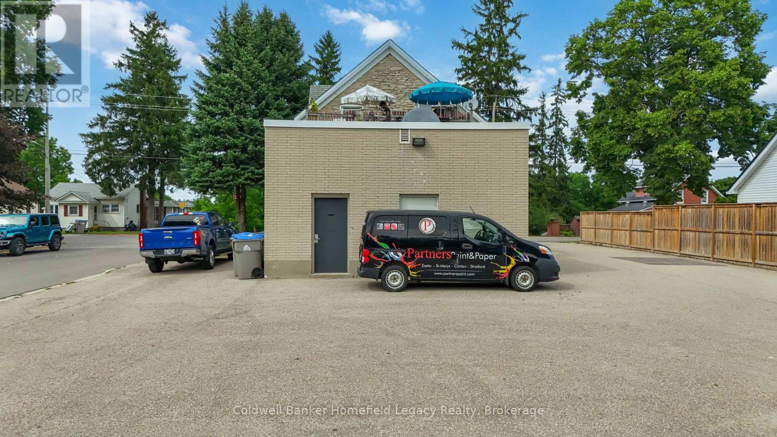 450 Queen Street E Property Photo 7