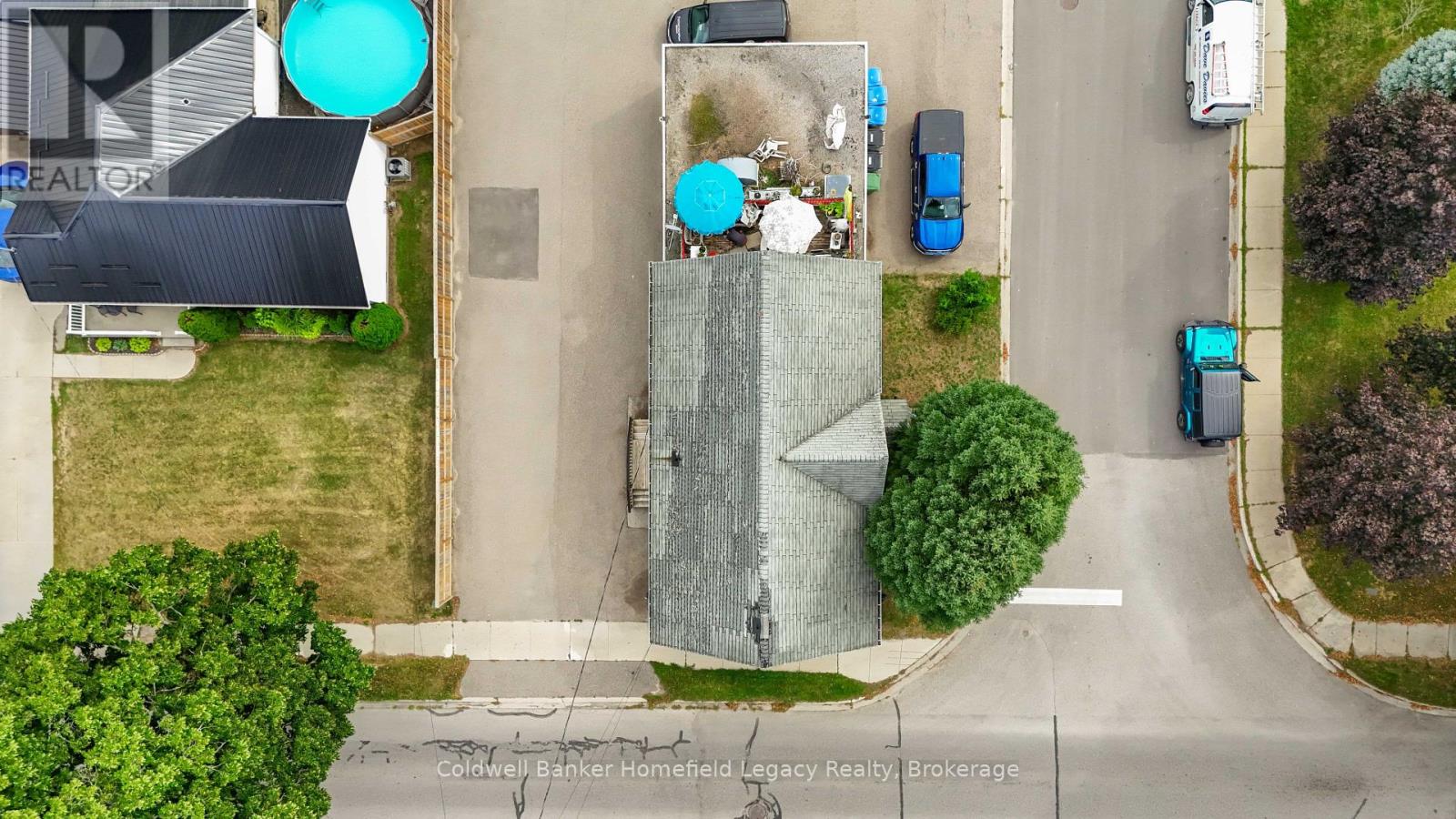 450 Queen Street E Property Photo 11