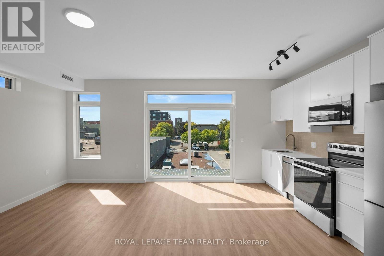 303 - 370 Athlone Avenue Property Photo 8