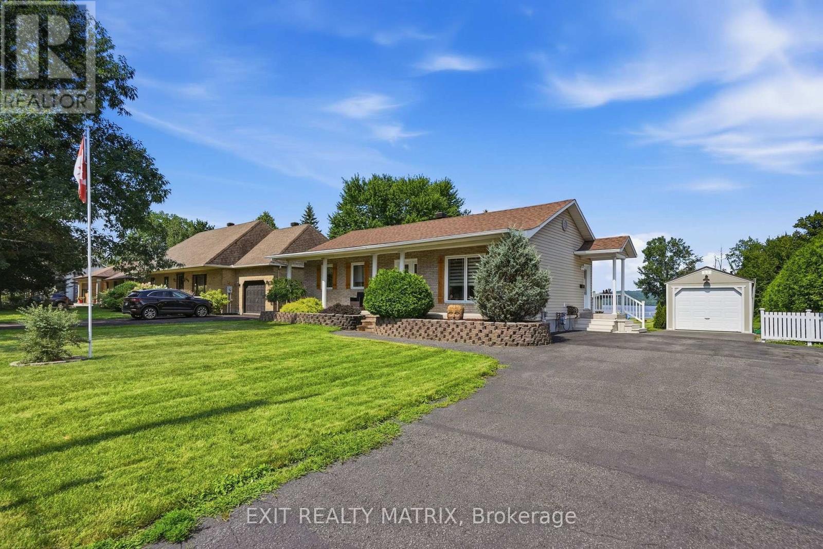 554 Front Road Property Photo 1