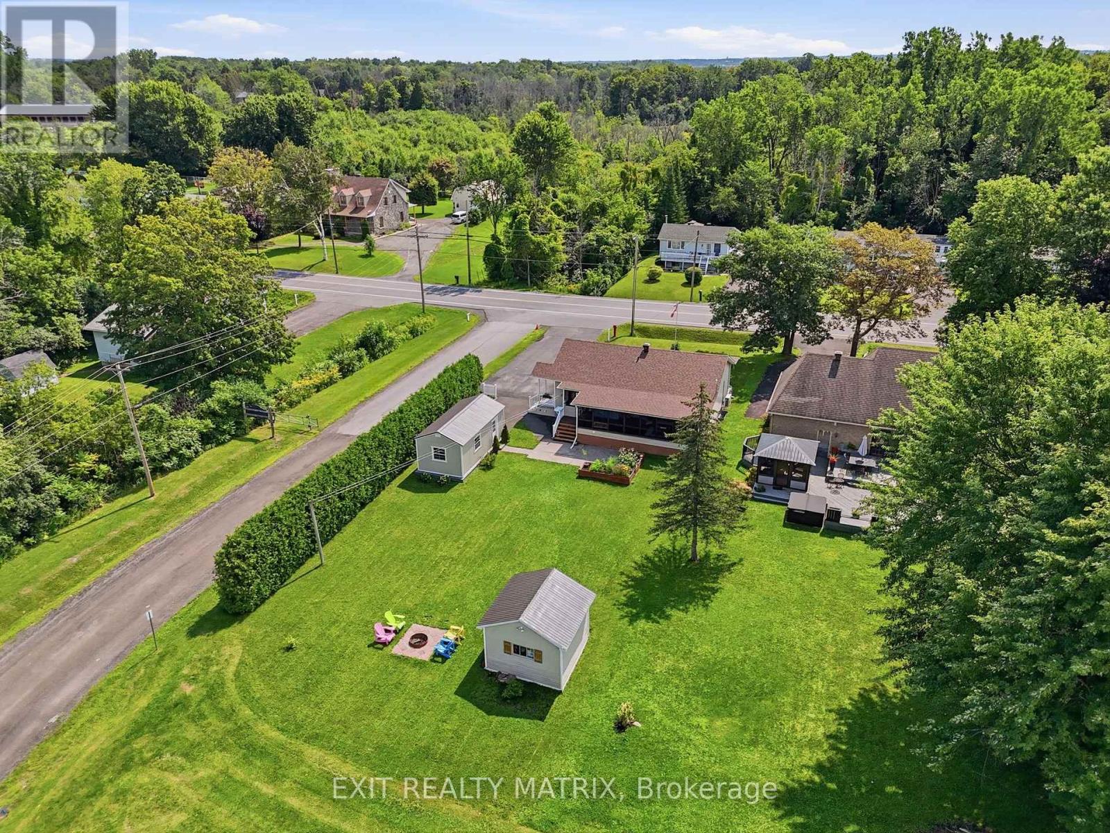 554 Front Road Property Photo 41