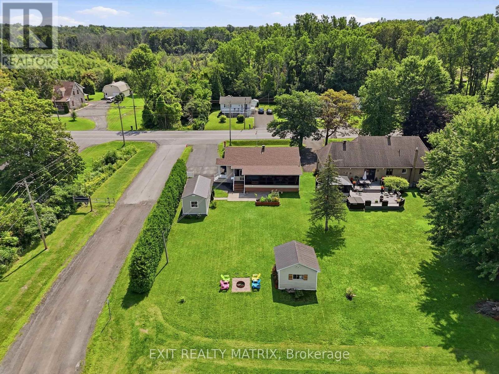 554 Front Road Property Photo 42