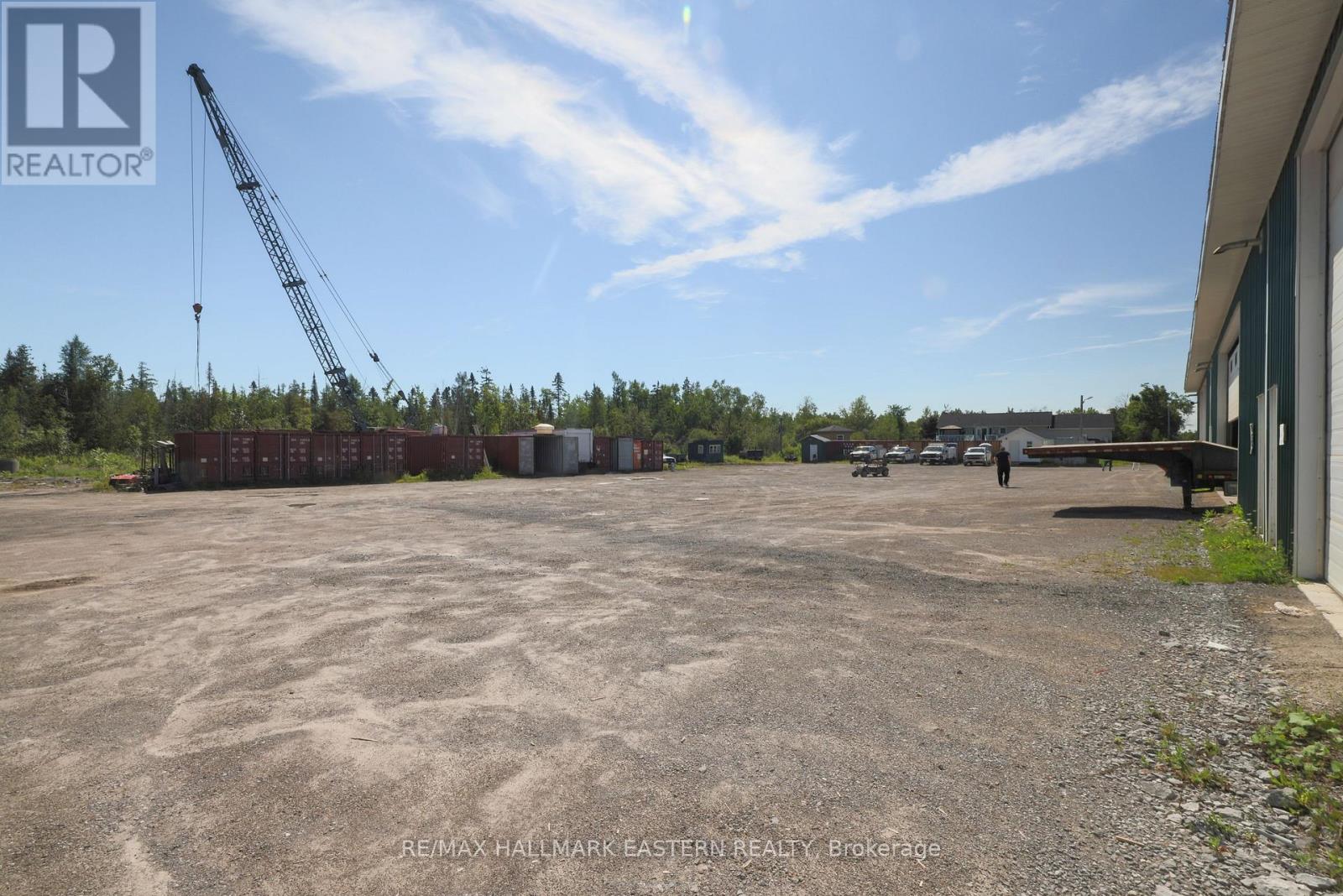 1738 8th Line Property Photo 5