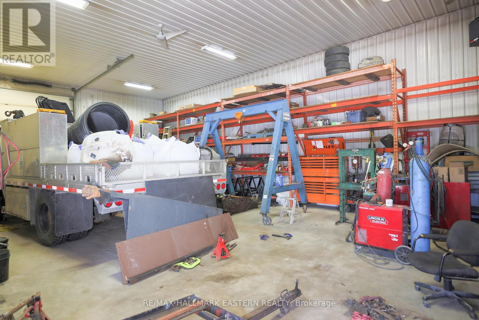 1738 8th Line Property Photo 11