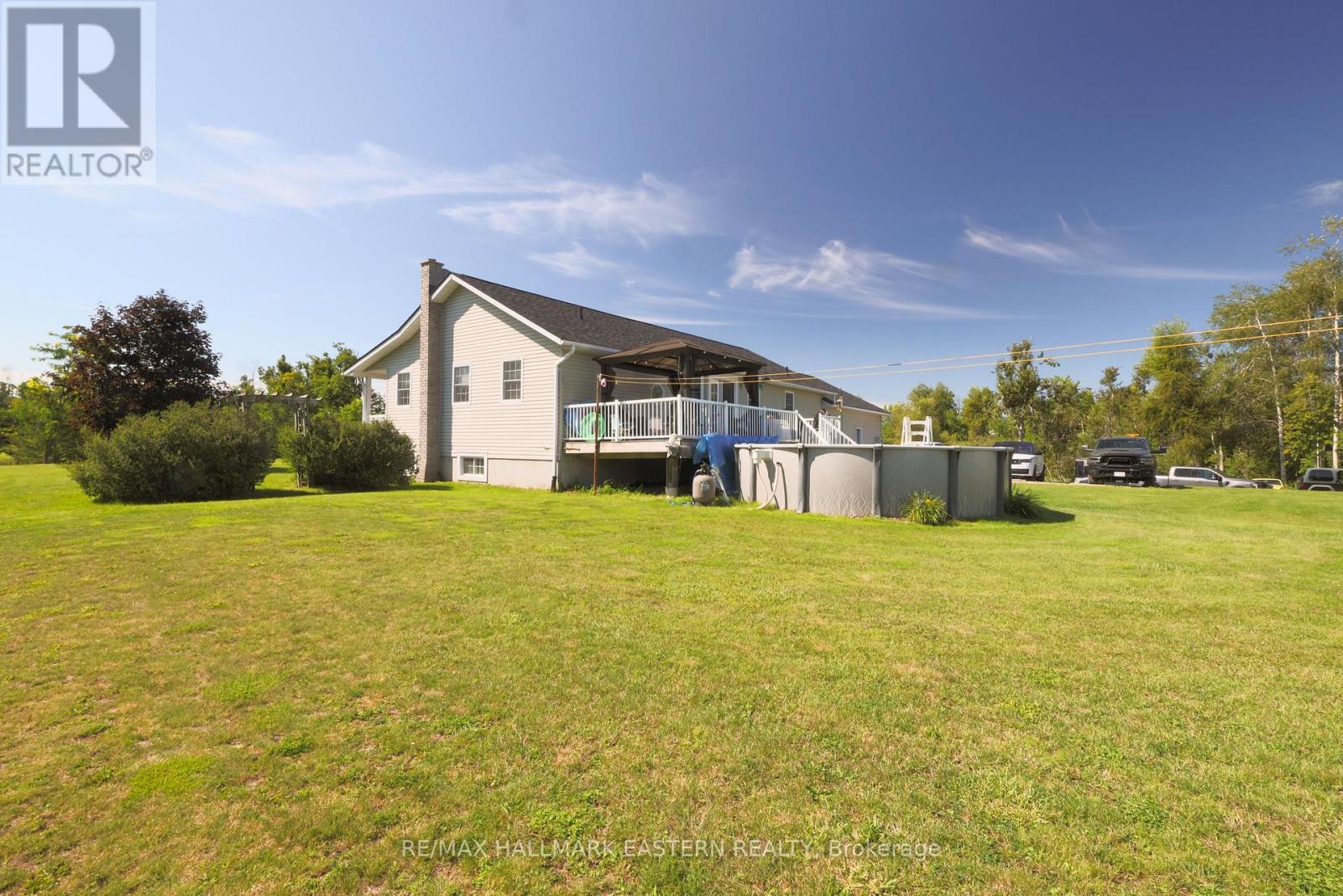 1738 8th Line Property Photo 35