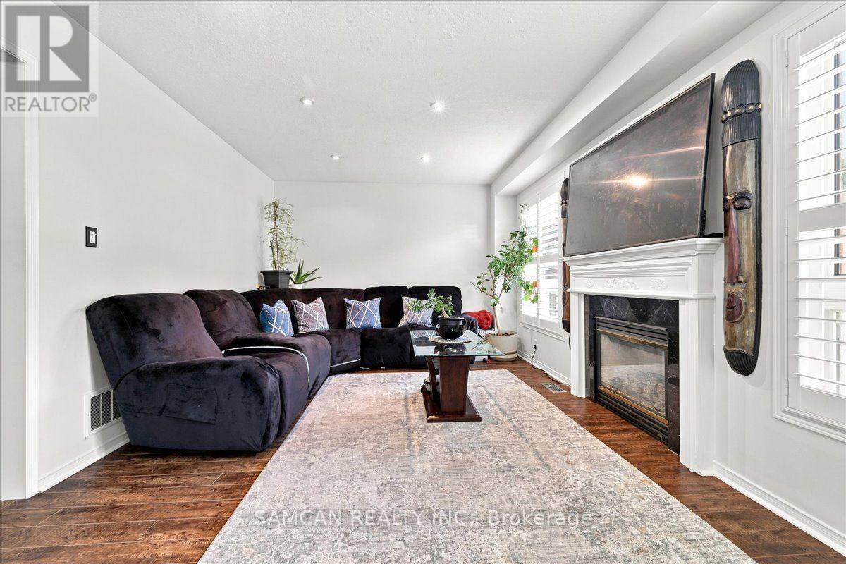 12 Hollinrake Avenue Property Photo 9