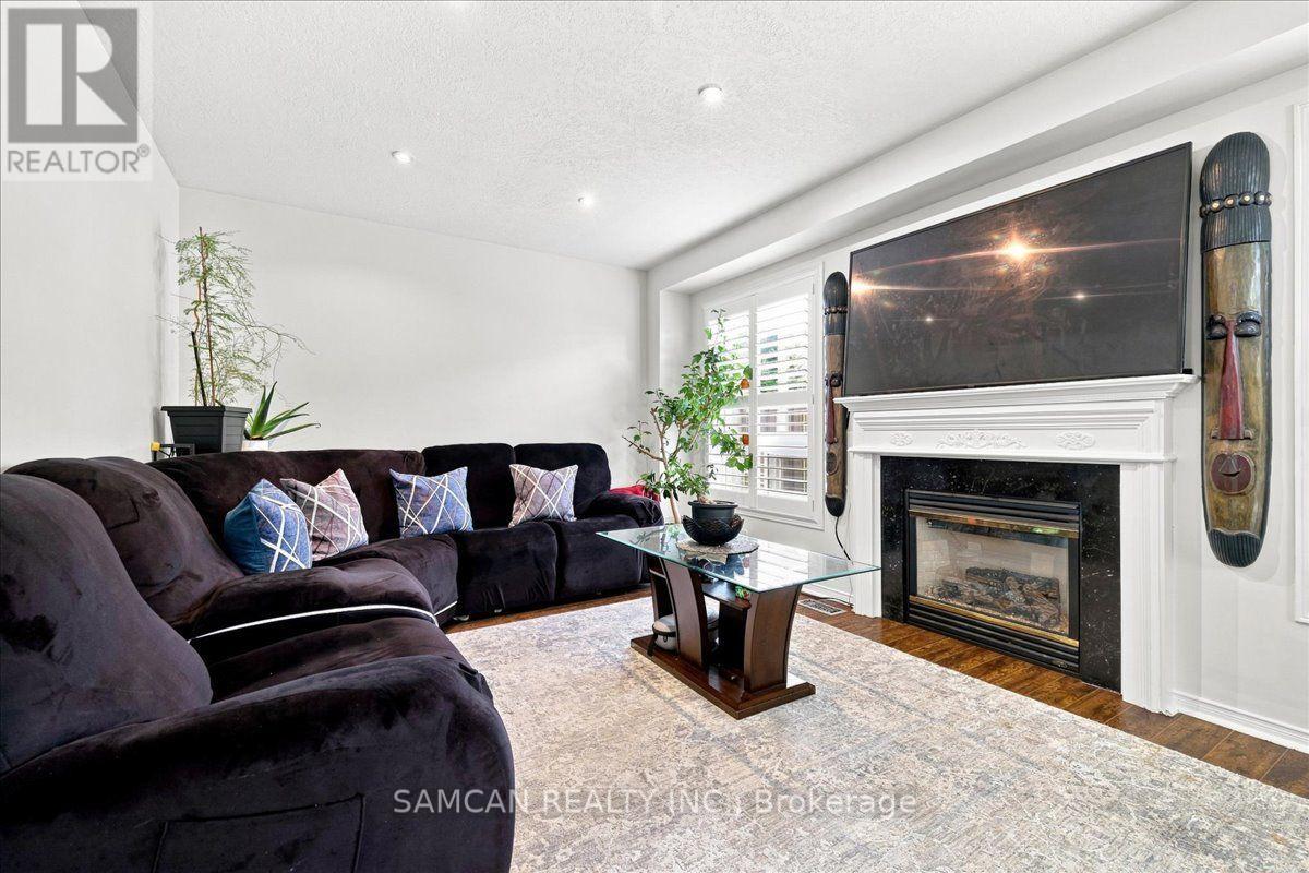 12 Hollinrake Avenue Property Photo 10