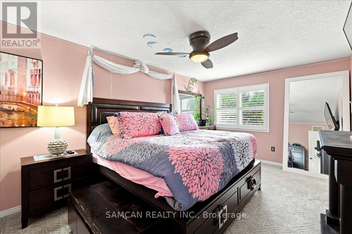 12 Hollinrake Avenue Property Photo 16