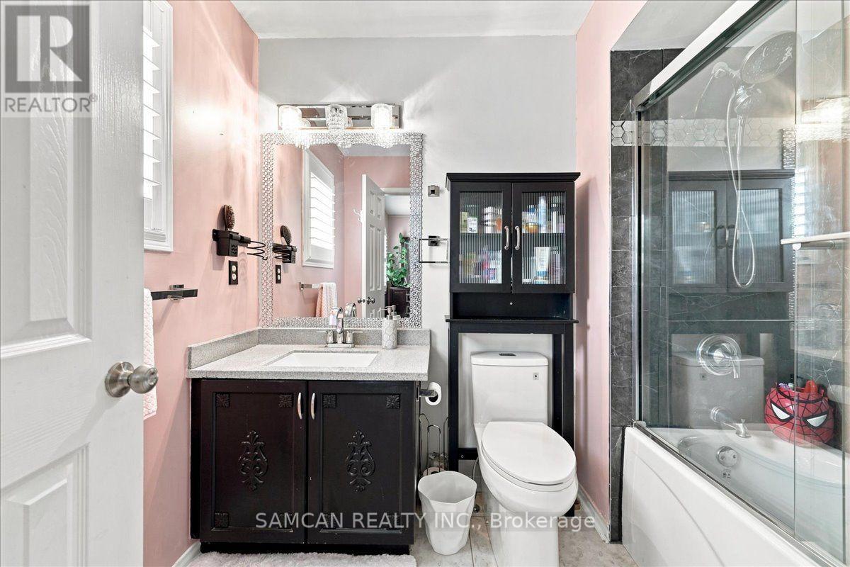 12 Hollinrake Avenue Property Photo 17