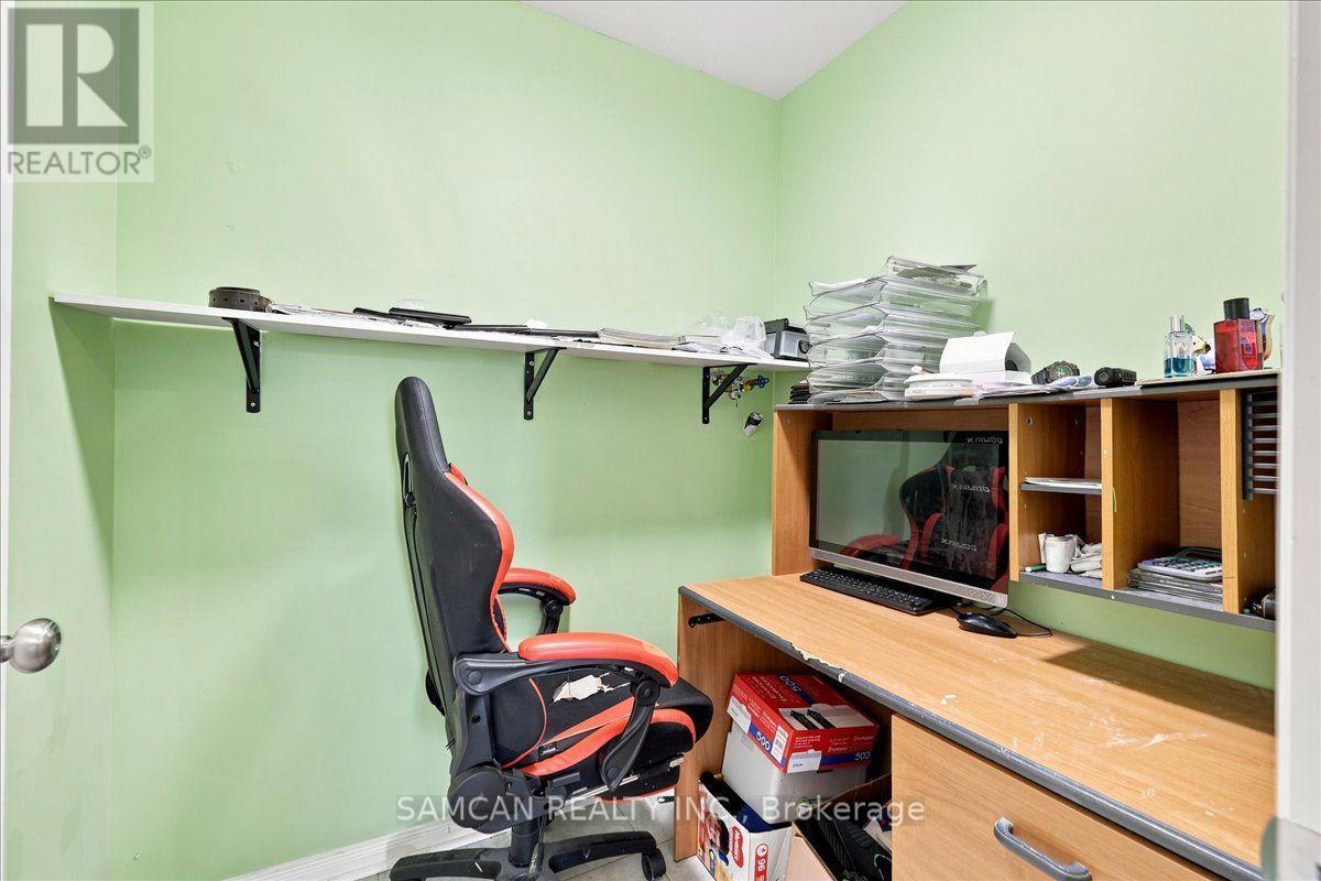 12 Hollinrake Avenue Property Photo 19