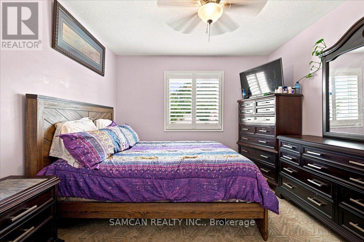 12 Hollinrake Avenue Property Photo 21