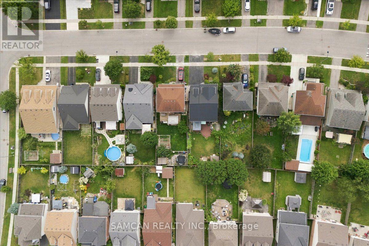 12 Hollinrake Avenue Property Photo 30
