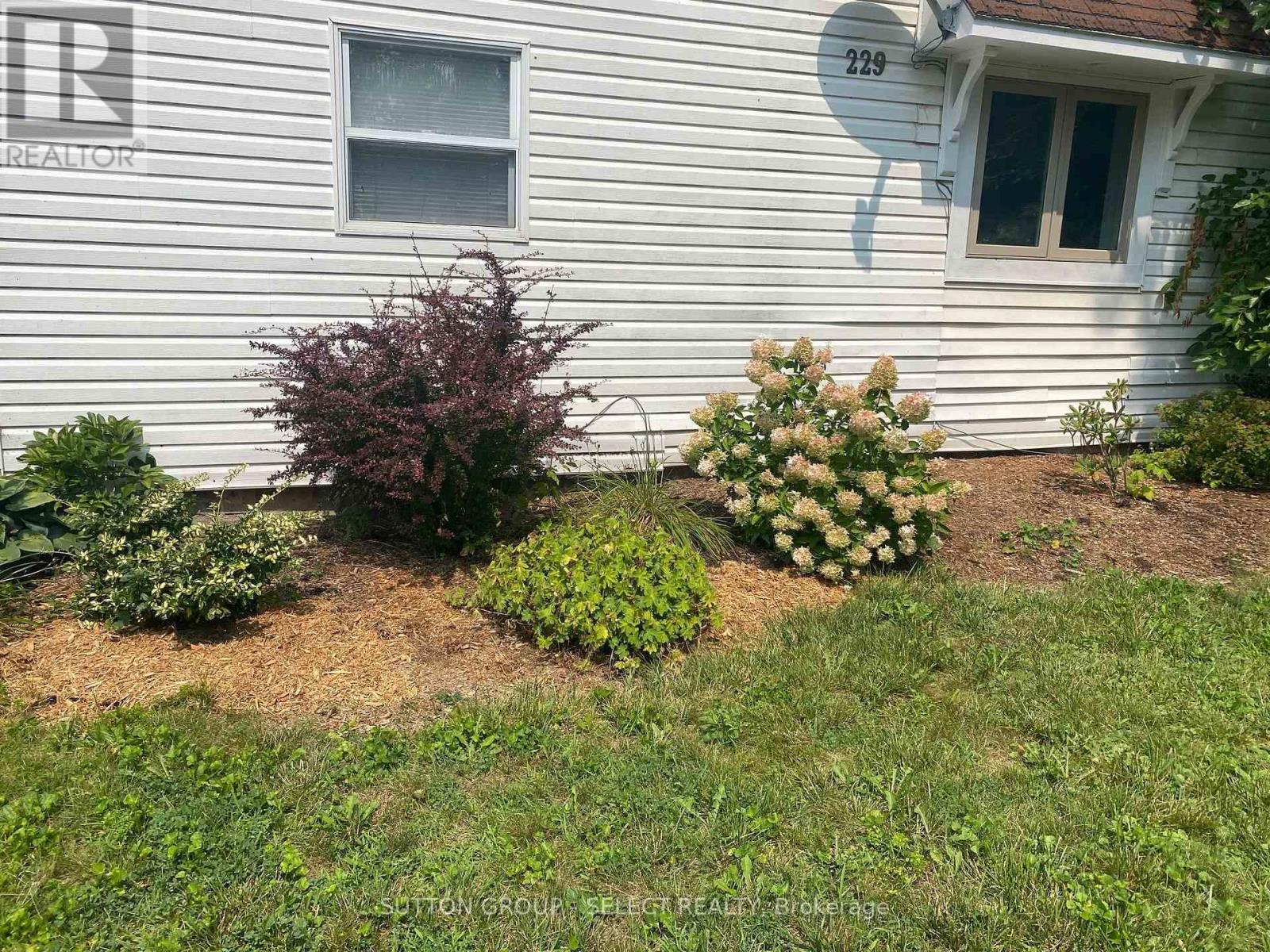 229 Miller Road Property Photo 3