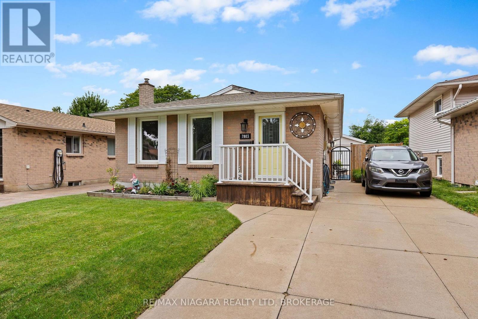 7803 SALISBURY PLACE Property Photo 1