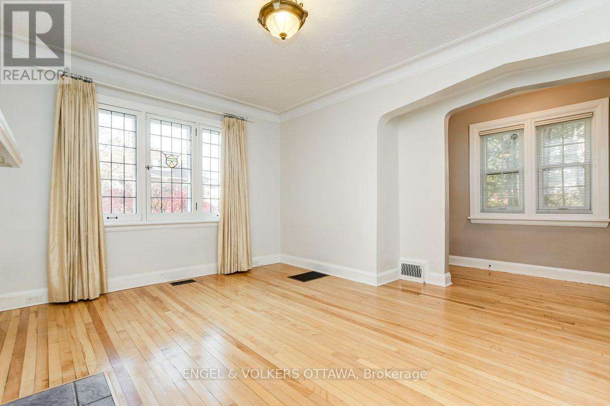 475 Golden Avenue Property Photo 6
