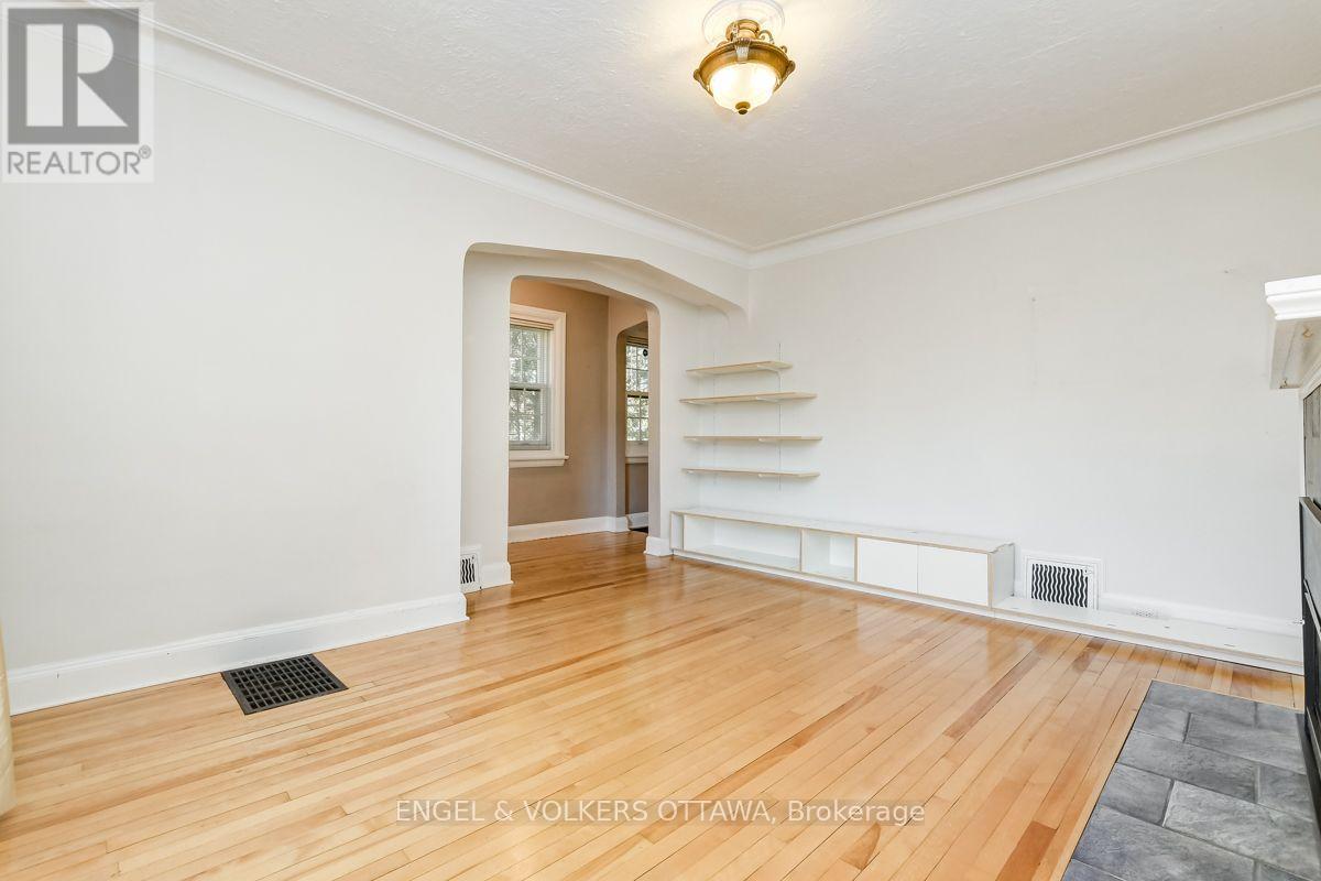 475 Golden Avenue Property Photo 7