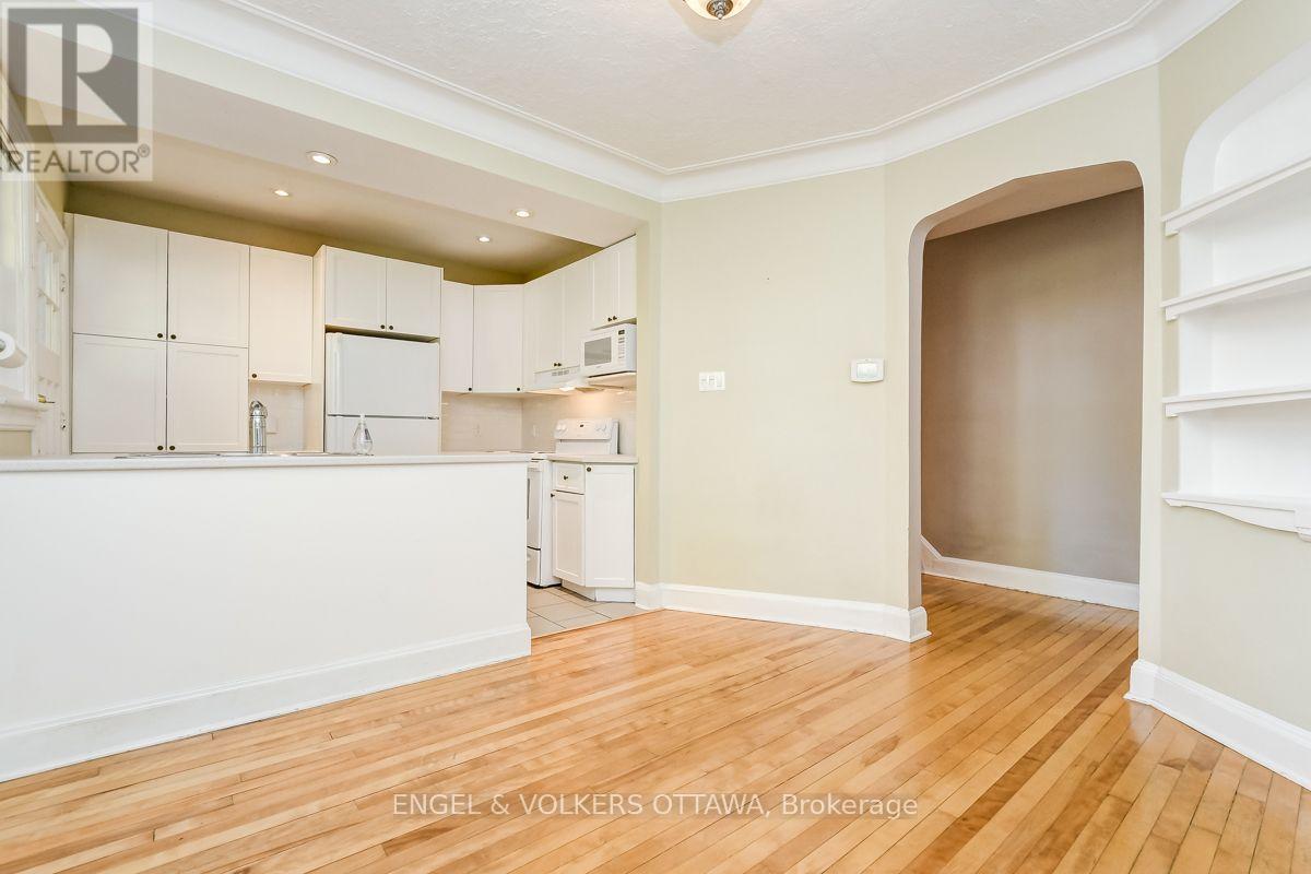 475 Golden Avenue Property Photo 9