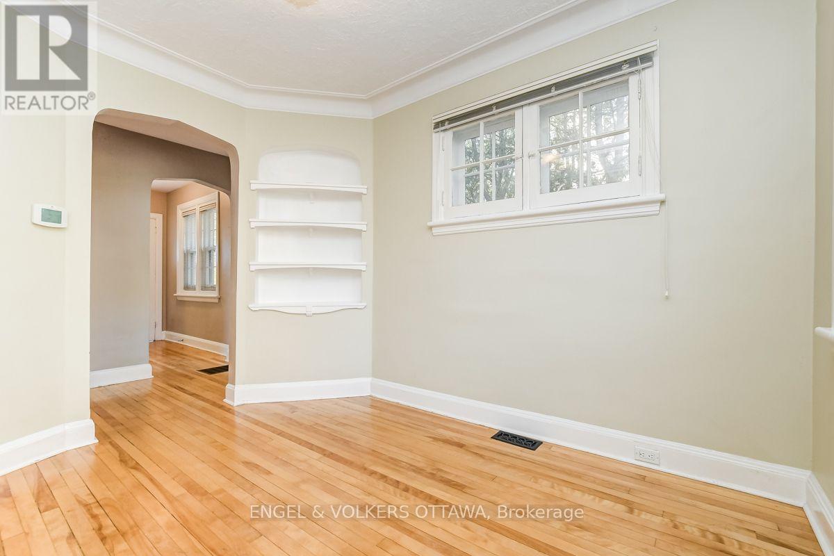 475 Golden Avenue Property Photo 10