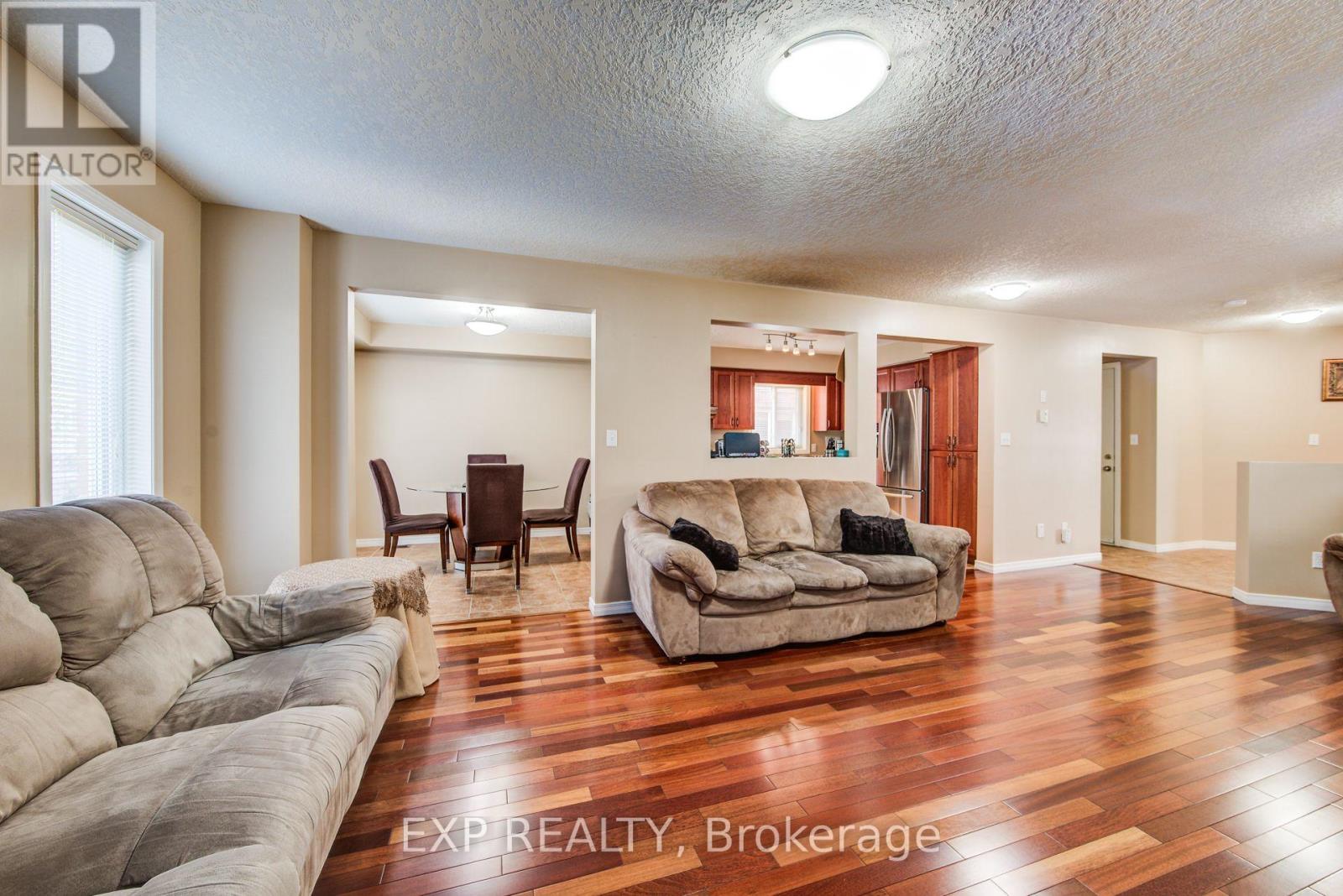 124 Udvari Crescent Property Photo 8