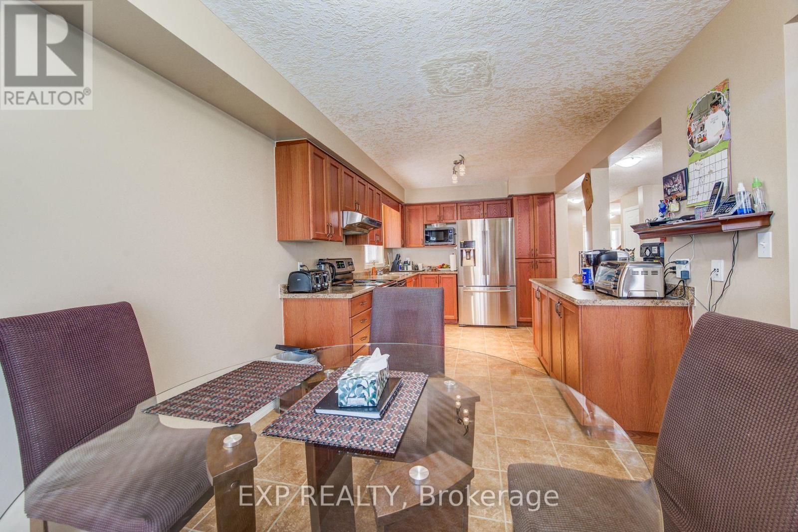 124 Udvari Crescent Property Photo 9