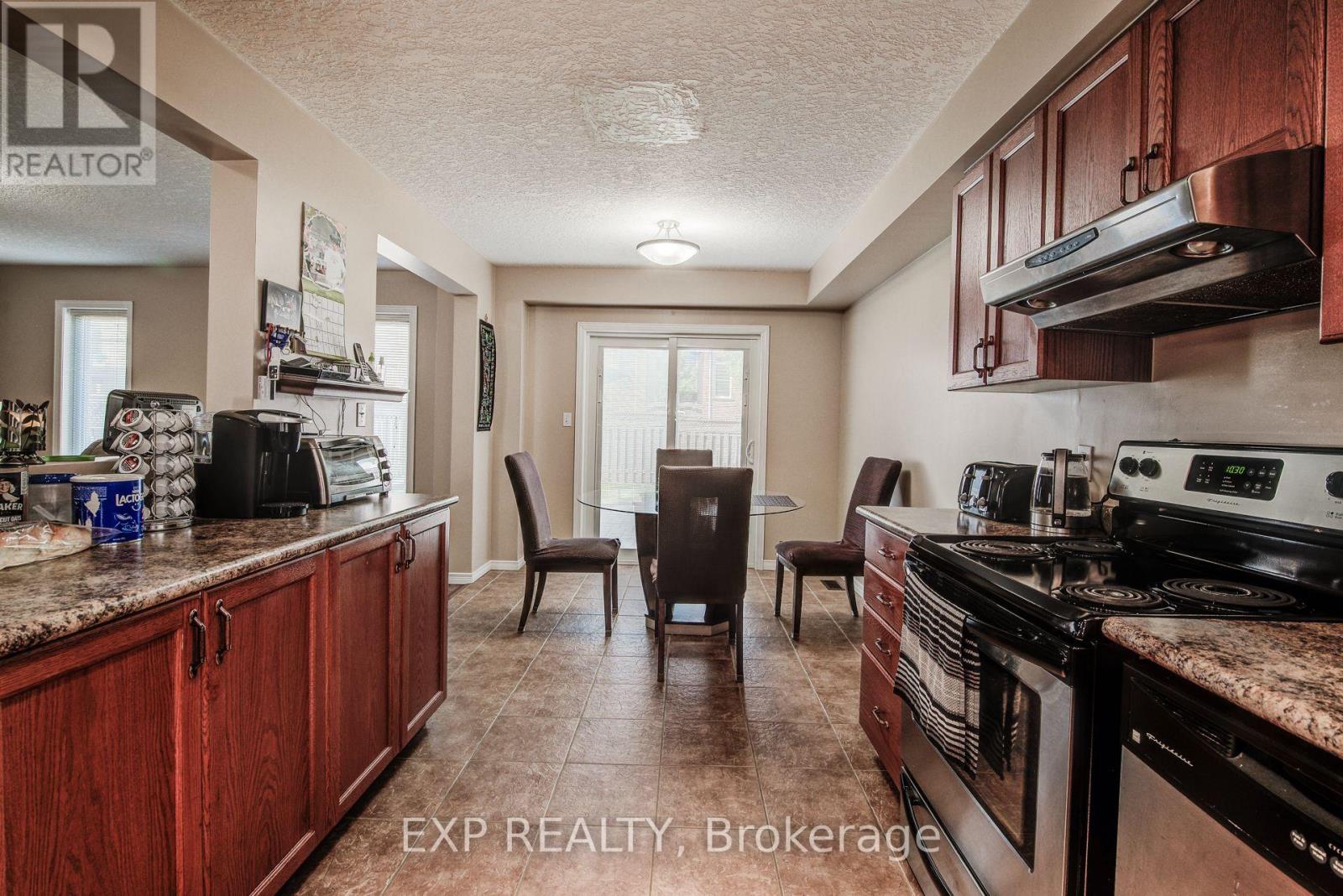 124 Udvari Crescent Property Photo 13