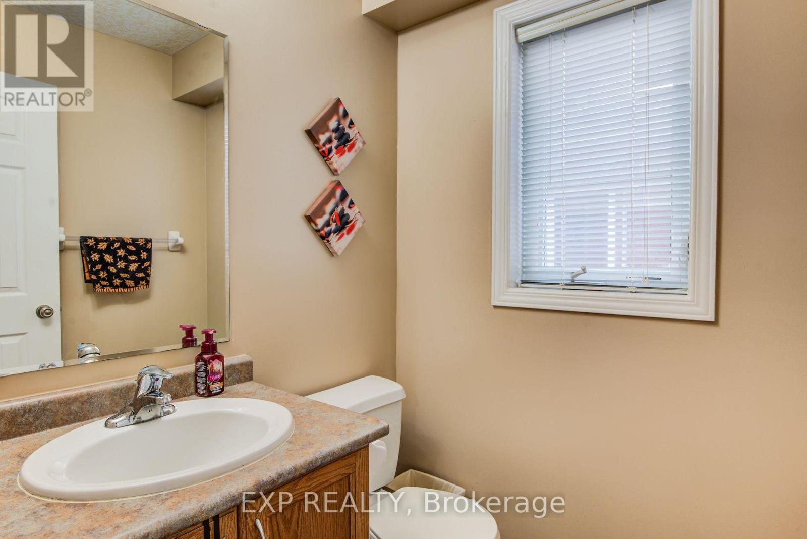 124 Udvari Crescent Property Photo 14
