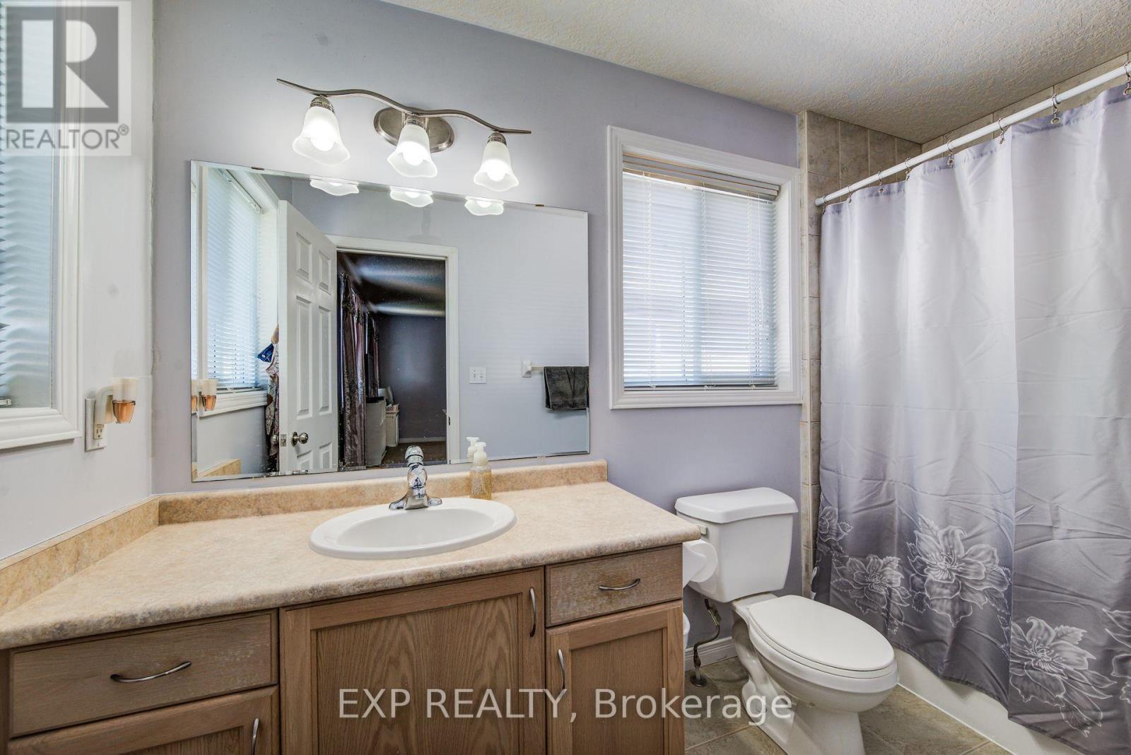 124 Udvari Crescent Property Photo 17