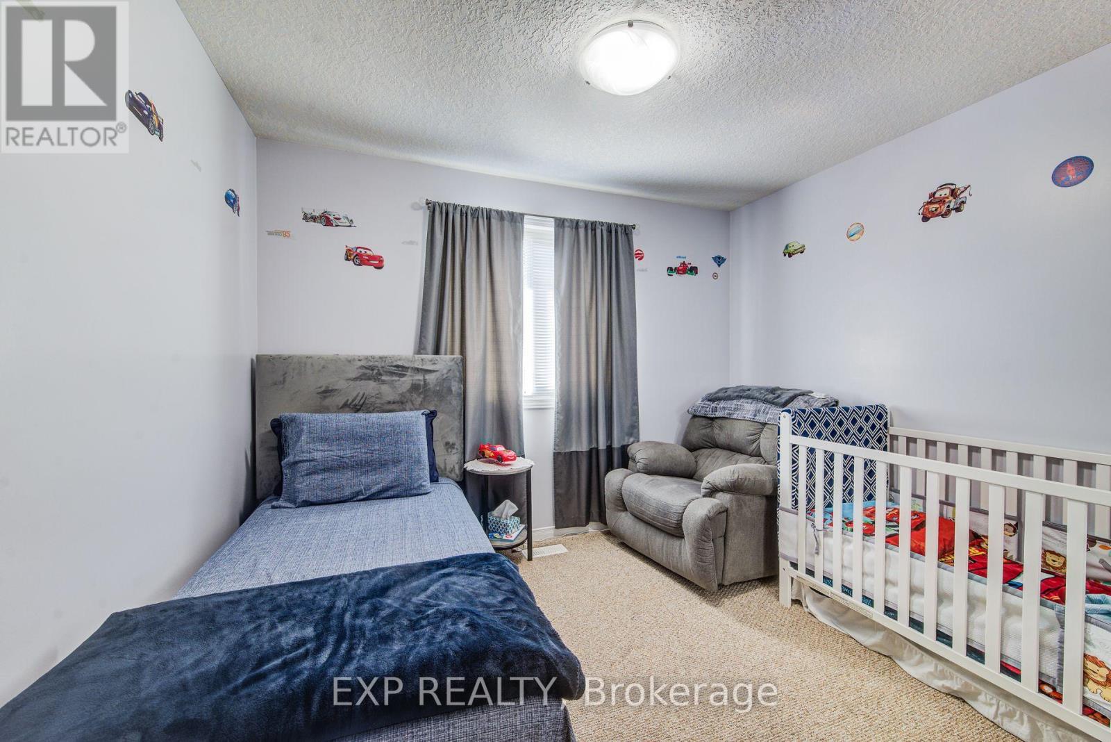 124 Udvari Crescent Property Photo 21