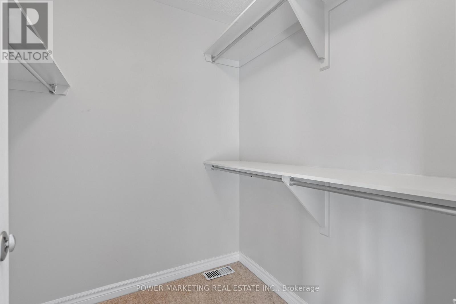 245 Silvermoon Crescent Property Photo 21