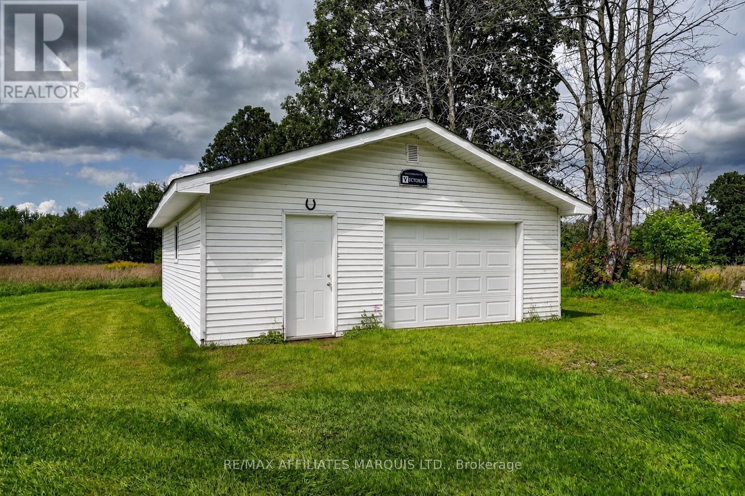 19485 Glen Road Property Photo 8
